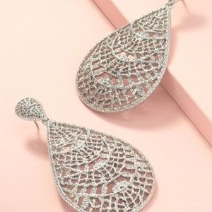 Thea Lace Earrings!!